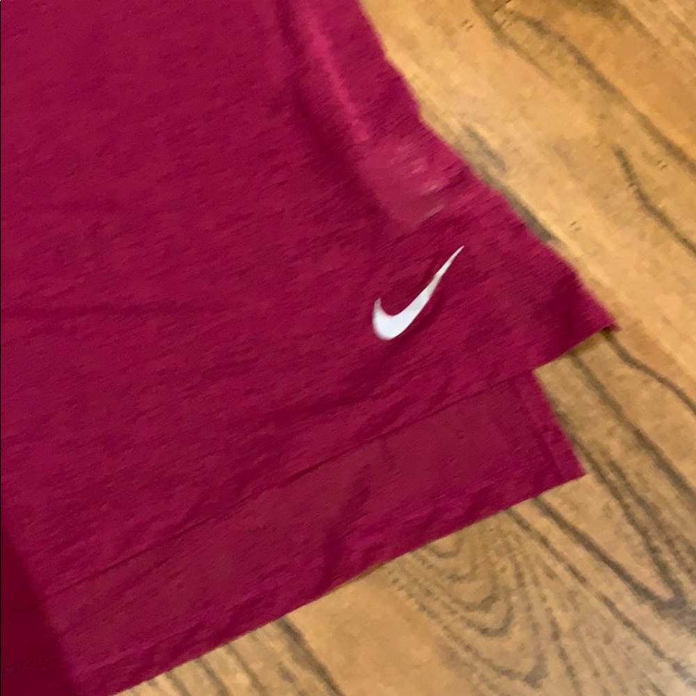 Bundle of Four Nike dri-fit Nike breathe tanks - Picture 12 of 16